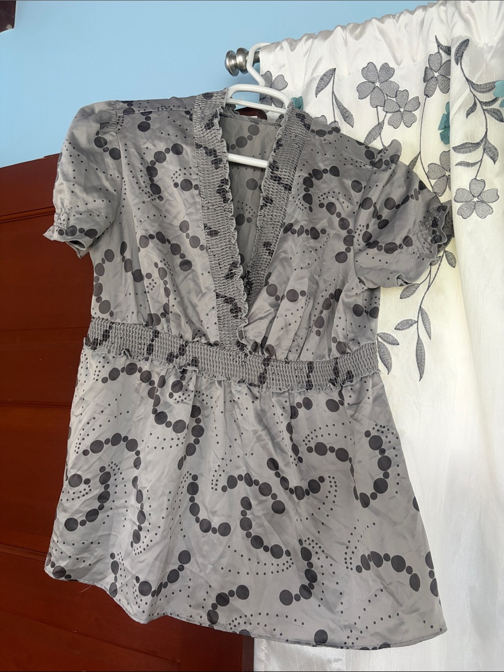 Y2K Liz Lange for Target Gray Polka Dot V-Neck Blouse